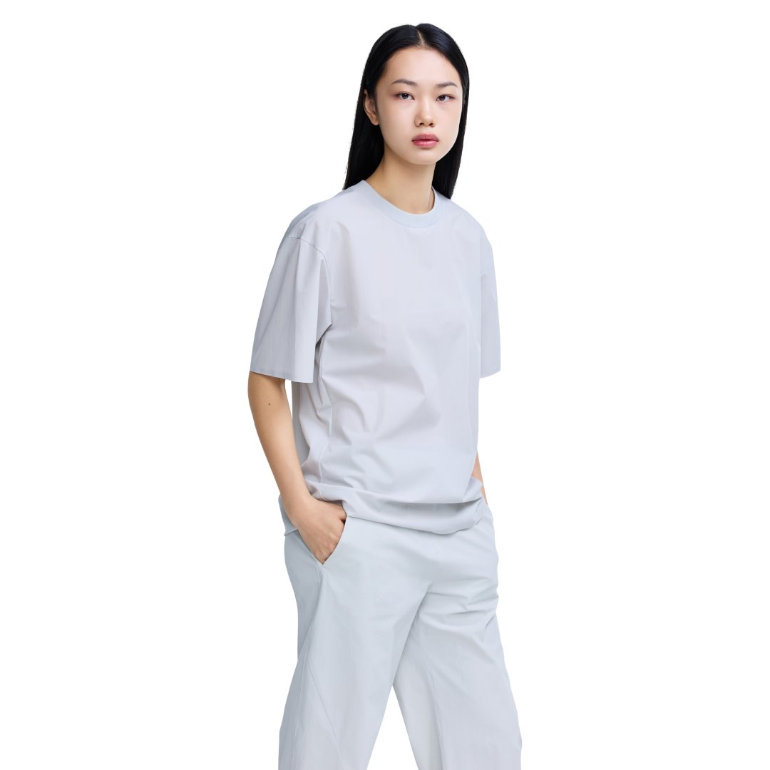 유니 라이트웨이트 우븐 반팔티셔츠